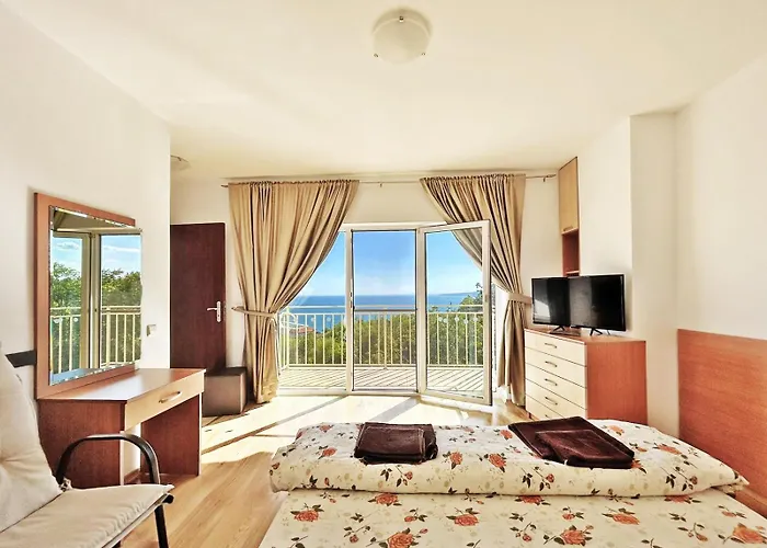 Regina Bella Villa *